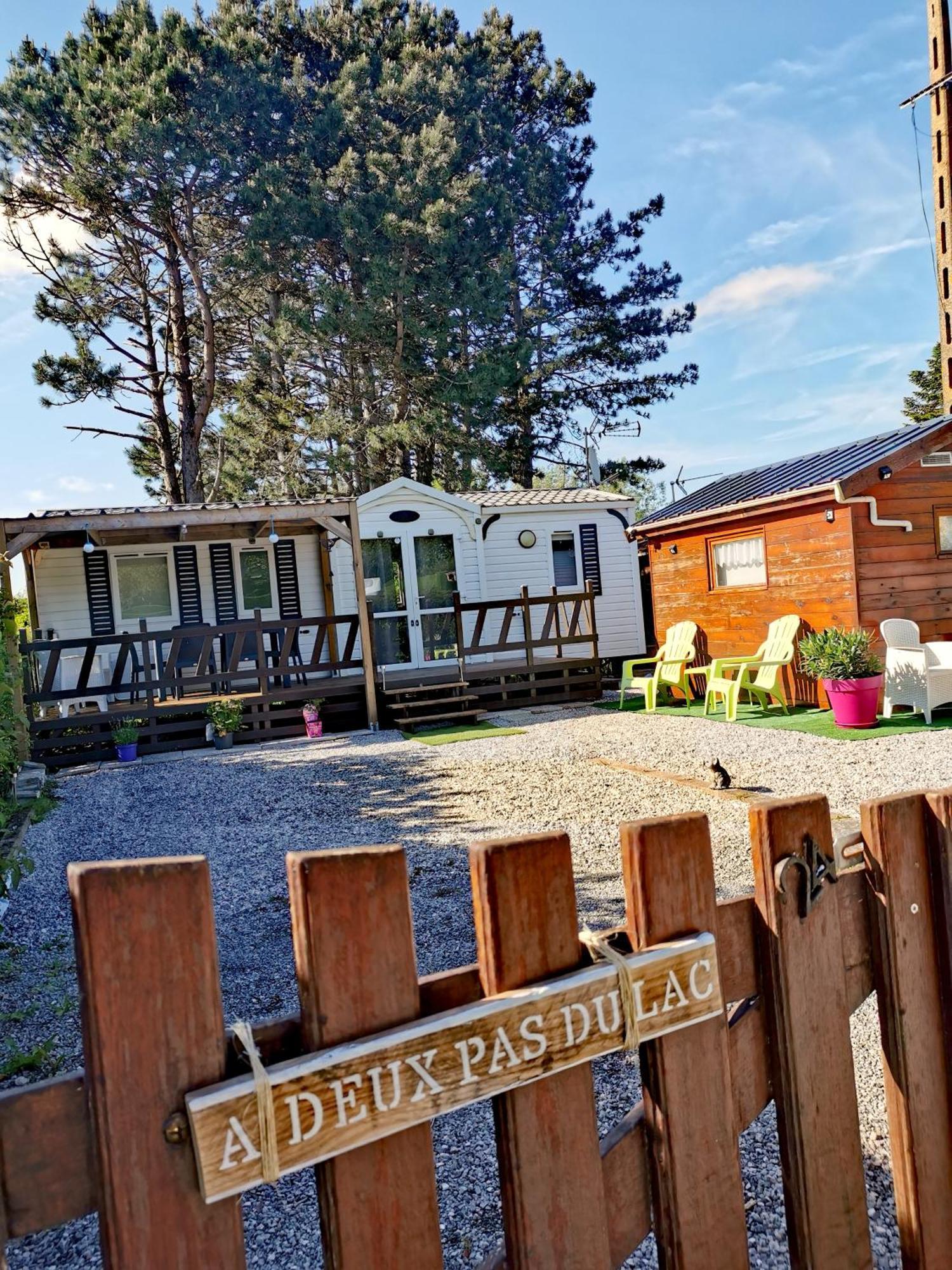 A Deux Pas Du Lac Hotel Ardres Buitenkant foto